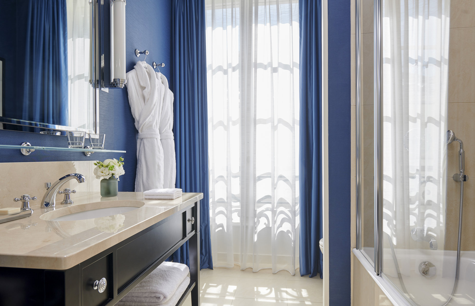 InterContinental Paris le Grand Room Type - 1 King Classic Opera View Balcony