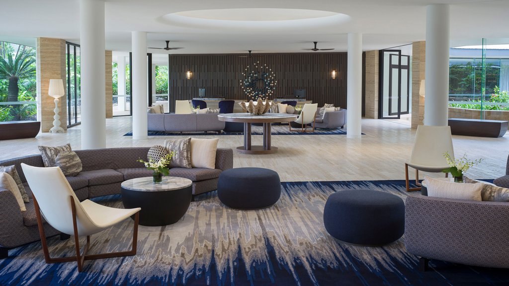 Central Lanai lobby and check in area