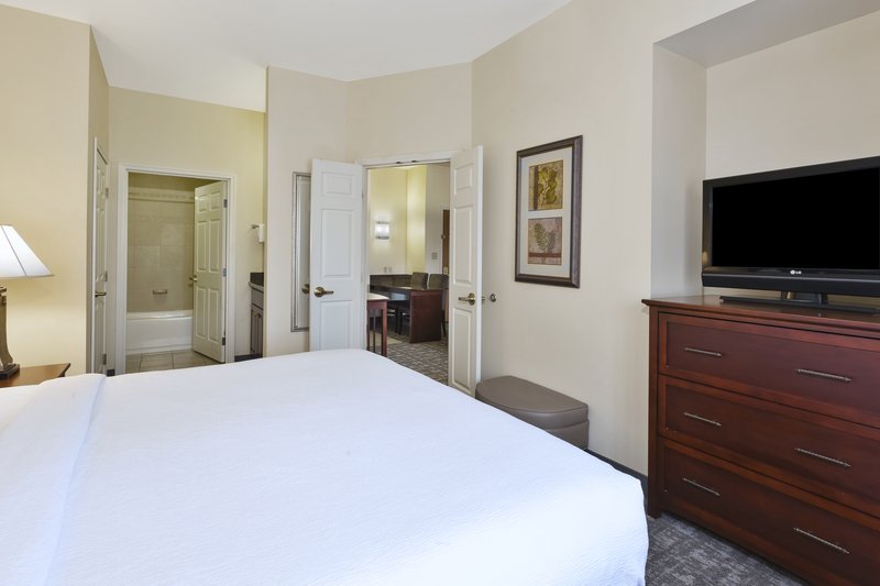 1 BEDROOM SUITE 1 KING BED NONSMOKING