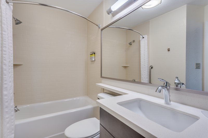 CANDLEWOOD SUITES SECAUCUS