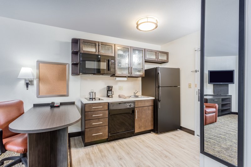 CANDLEWOOD SUITES SECAUCUS