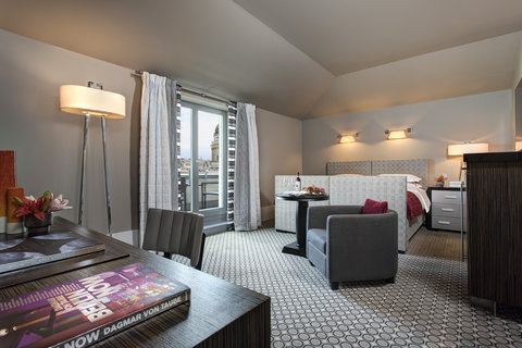 Hotel De Rome - Deluxe Balcony Room