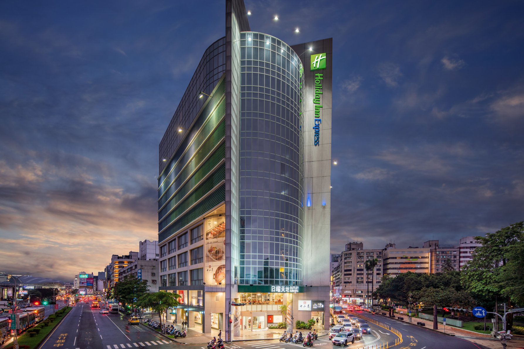Hotel Exterior 