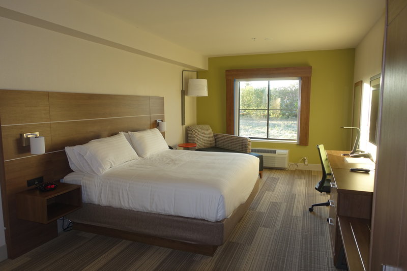 Holiday Inn Express and Suites Brentwood
