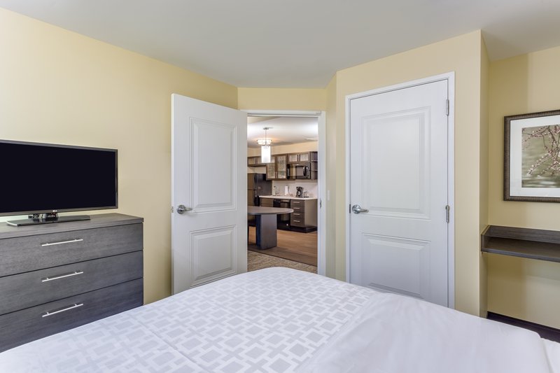 Candlewood Suites – Military Building 9090