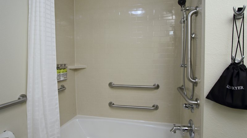 STUDIO STE 2QN HEAR ACCESSIBLE TUB NOSMK