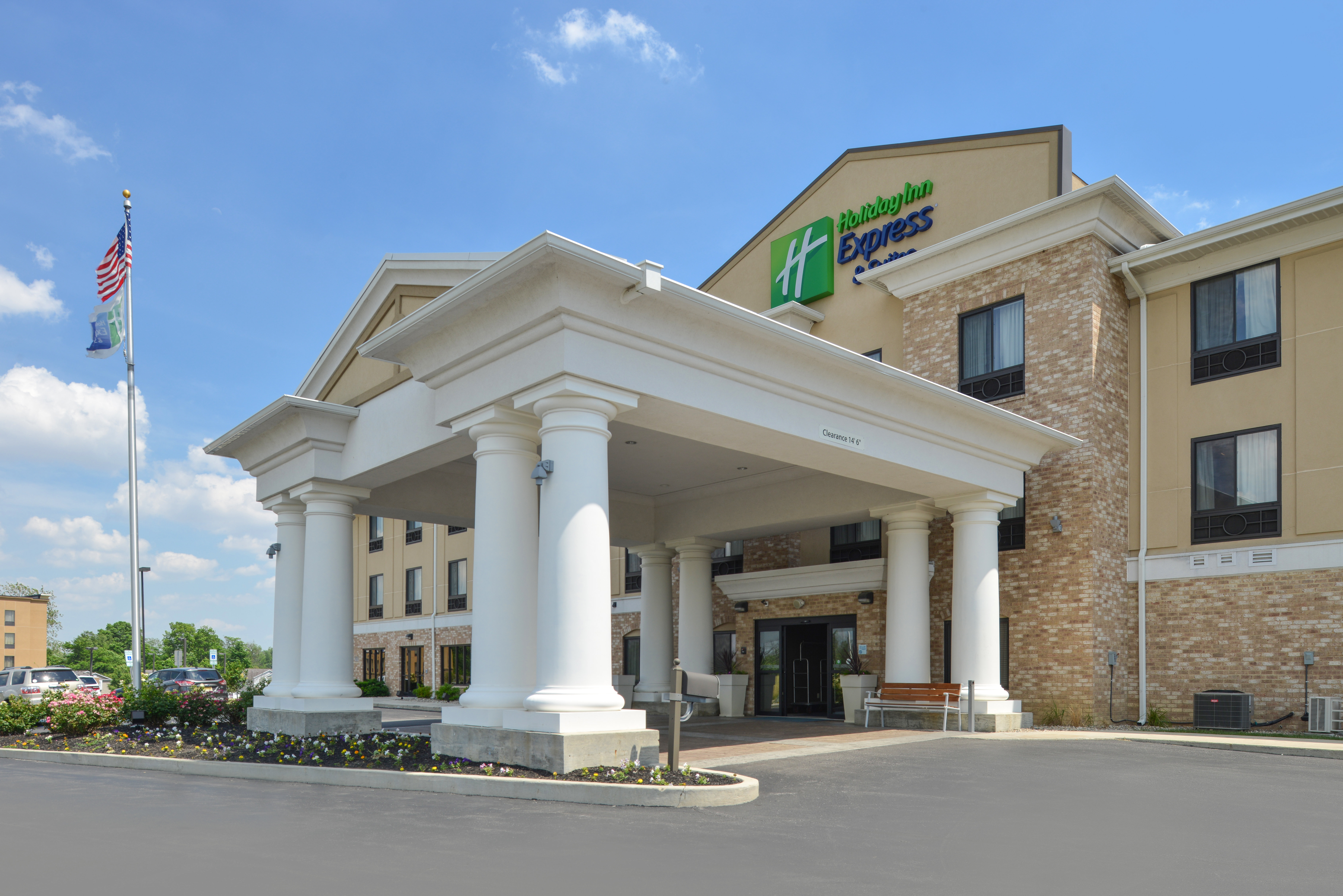 Holiday Inn Express & Suites