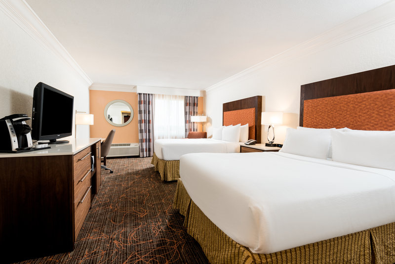 2 QUEEN BEDS NONSMOKING