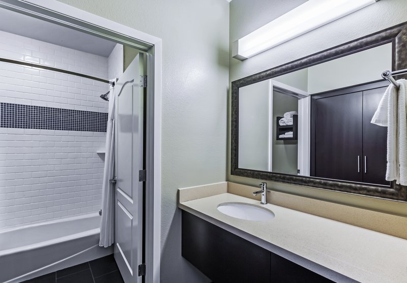 Staybridge Suites Fort Worth – Fossil Creek