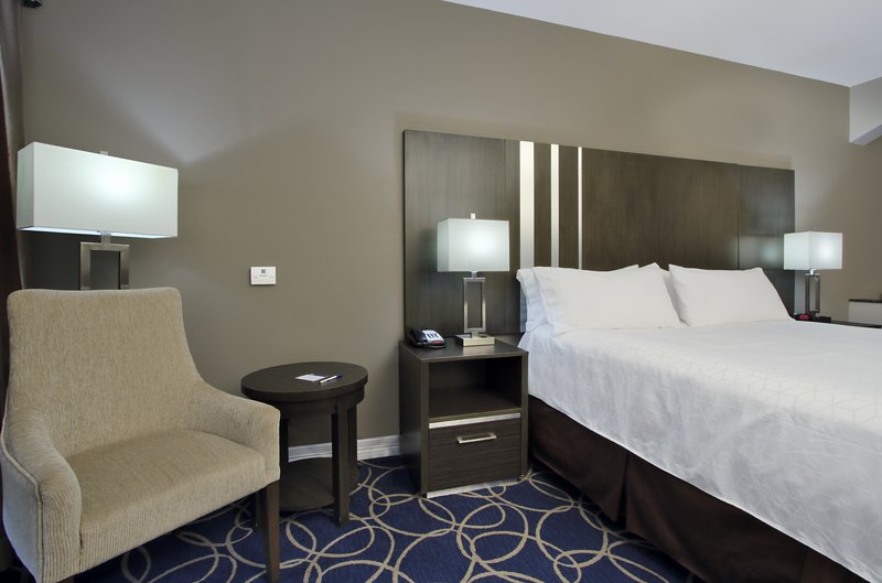 Holiday Inn Express & Suites Houston North – IAH Area
