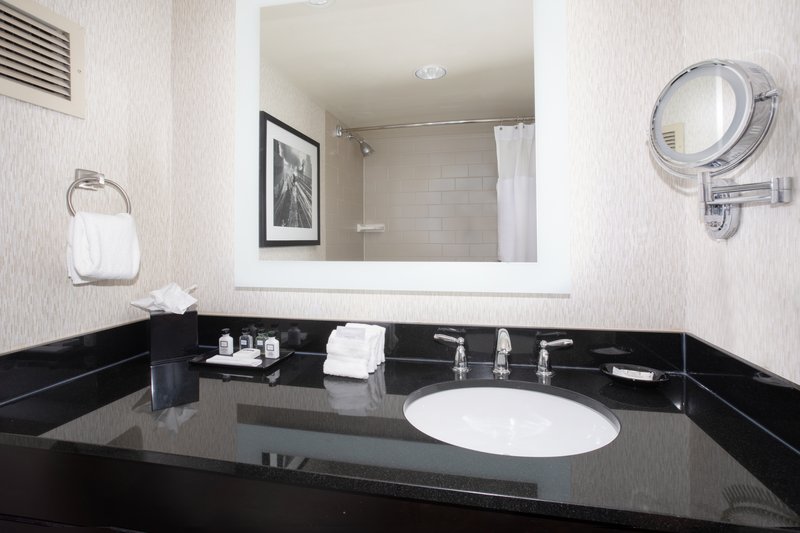 CROWNE PLAZA DOWNTOWN