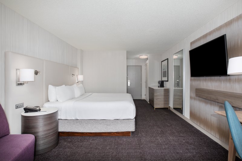 CROWNE PLAZA DOWNTOWN