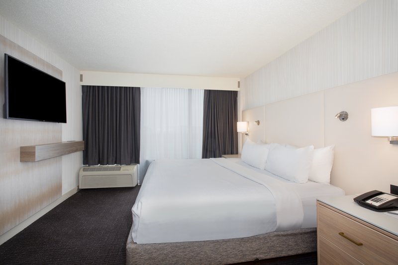 CROWNE PLAZA DOWNTOWN