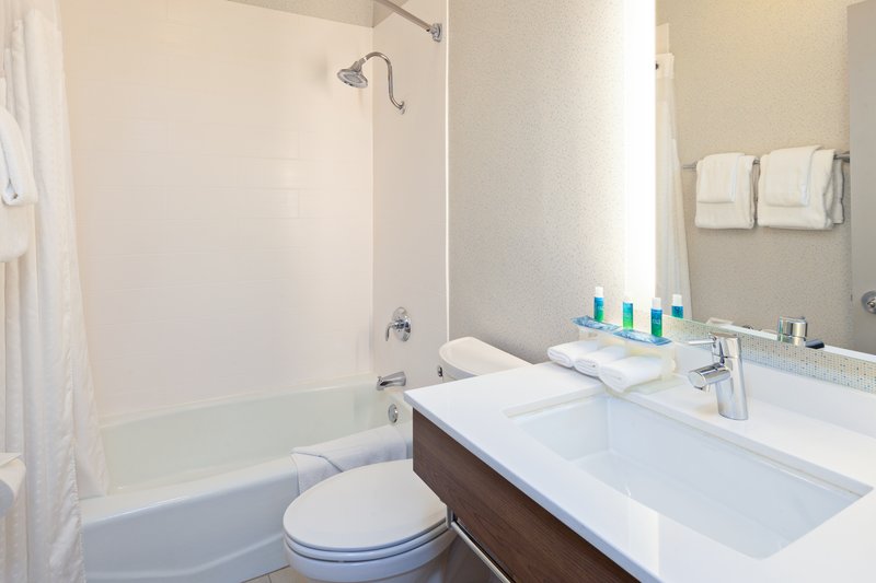 Holiday Inn Express Escondido