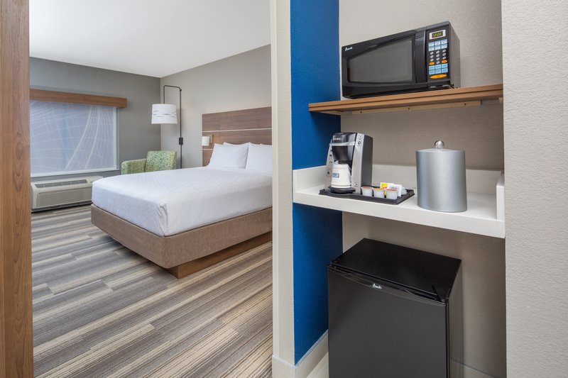 HOLIDAY INN EXP STES SURPRISE