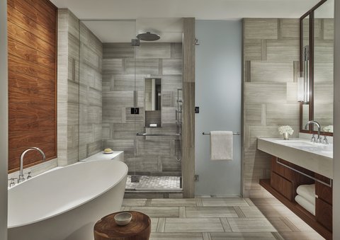 Hartford Wing Bathroom