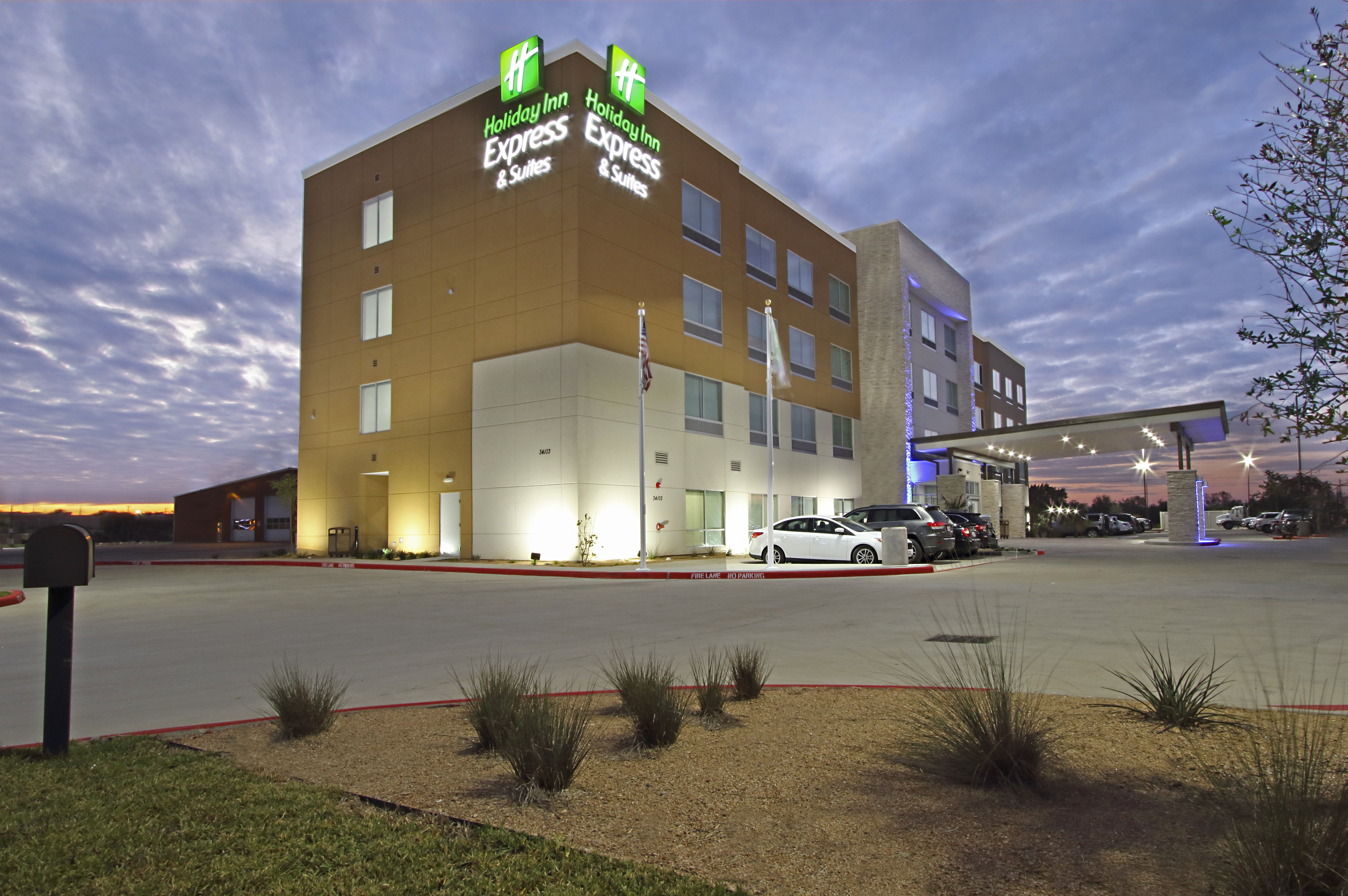 Holiday Inn Express & Suites Brookshire