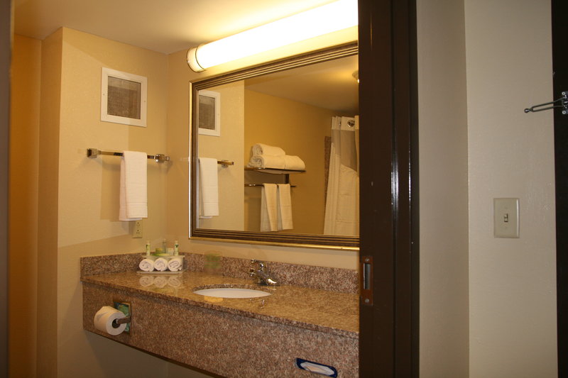 Holiday Inn Express and Suites Greenville
