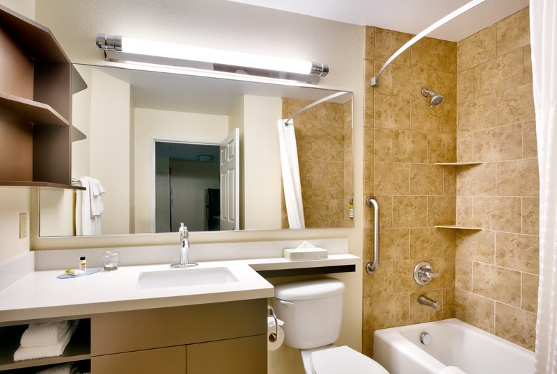 STUDIO SUITE 1 QUEEN BED NONSMOKING