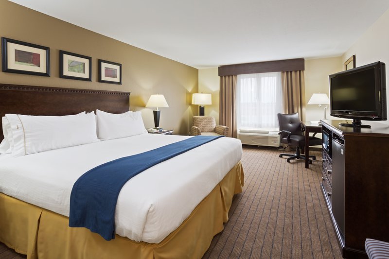 HOLIDAY INN EXP STES MOULTRIE