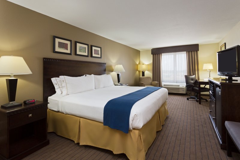 HOLIDAY INN EXP STES MOULTRIE
