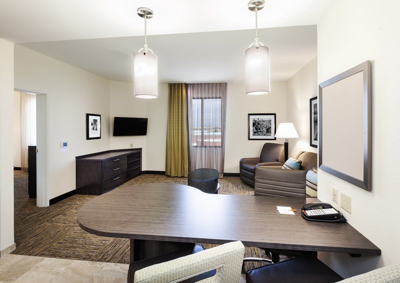 Candlewood Suites – Military Building 7306