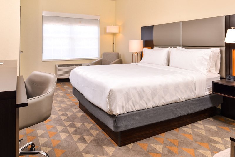 HOLIDAY INN EXP STES ADDISON