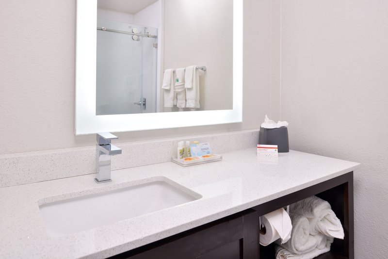 HOLIDAY INN EXP STES ADDISON