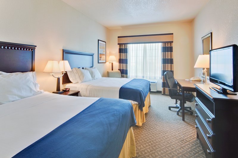 HOLIDAY INN EXPRESS DELANO