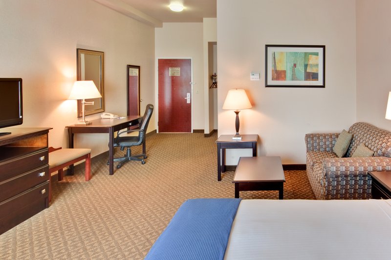 HOLIDAY INN EXPRESS DELANO