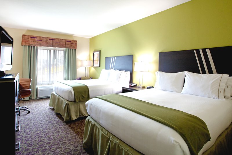 TWO QUEEN BEDS NONSMOKING