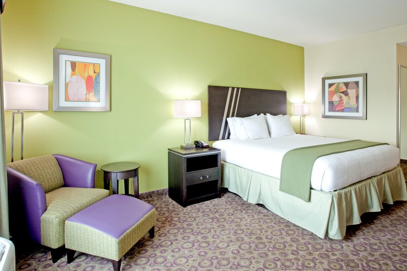 HOLIDAY INN EXPRESS & SUITES UNIV AREA
