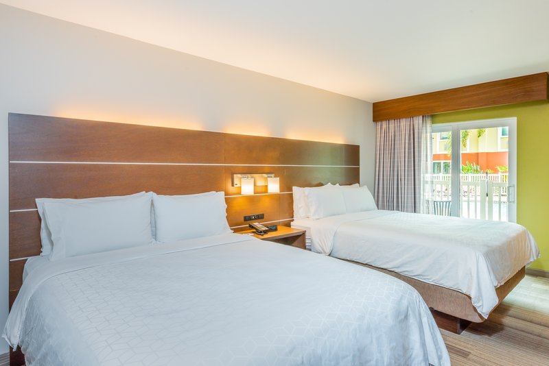 Holiday Inn Express and Suites Bradenton West