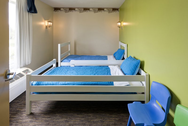 HOLIDAY INN EXP STES ANDOVER