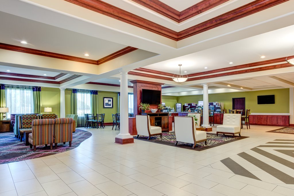 Holiday Inn Express & Suites Raceland Hwy 90 Great Room