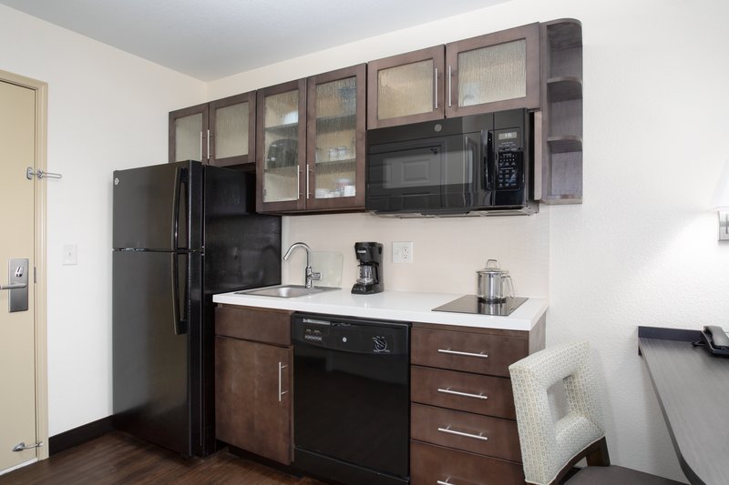 STUDIO SUITE 1 QUEEN BED NONSMOKING