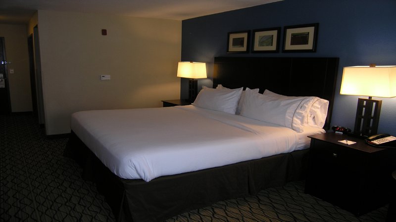Holiday Inn Express and Suites Belle Vernon