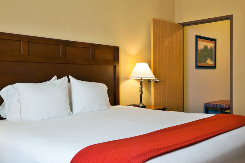 HOLIDAY INN EXPRESS & SUITES SALADO-BELTON