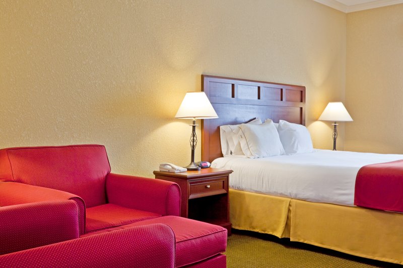 HOLIDAY INN EXPRESS & SUITES SALADO-BELTON