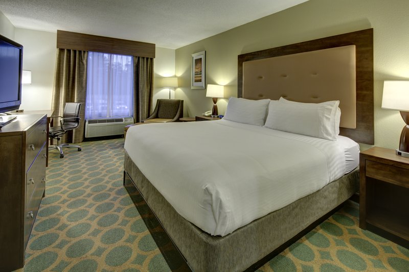 HOLIDAY INN EXP STES EMPORIA