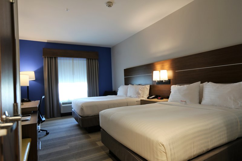 TWO QUEEN BEDS NONSMOKE