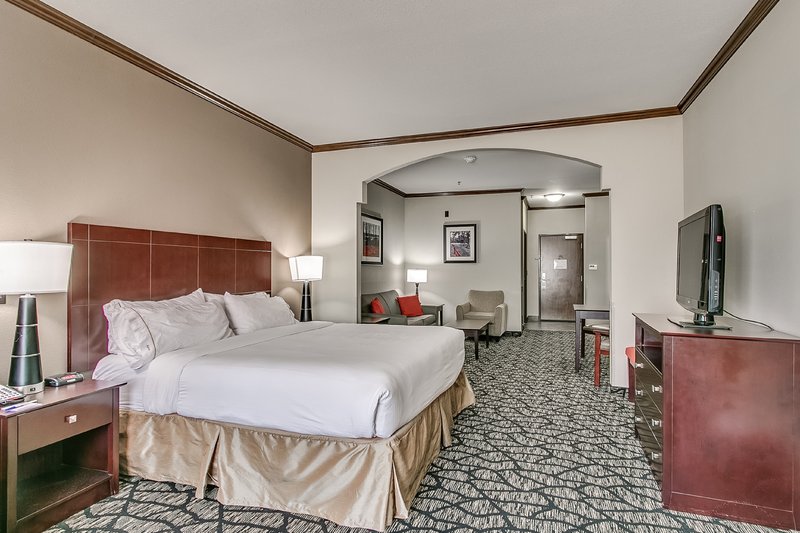 Holiday Inn Express and Suites Lubbock South