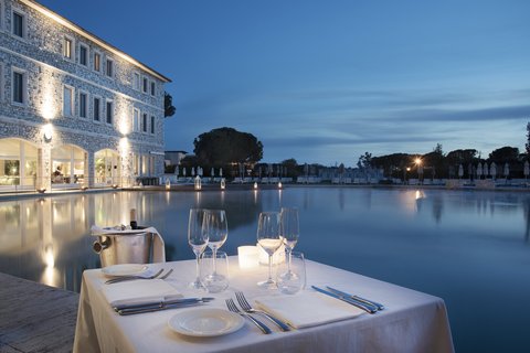 Candlelight Dinner