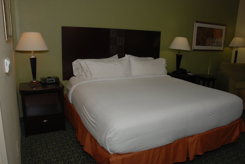 HOLIDAY INN EXP STES COVINGTON