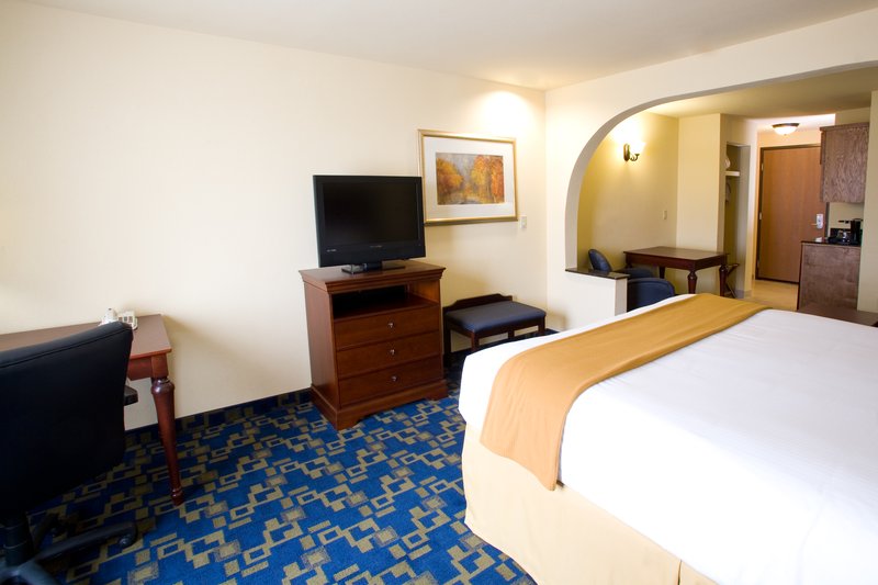 Holiday Inn Express and Suites Jourdanton-Pleasanton