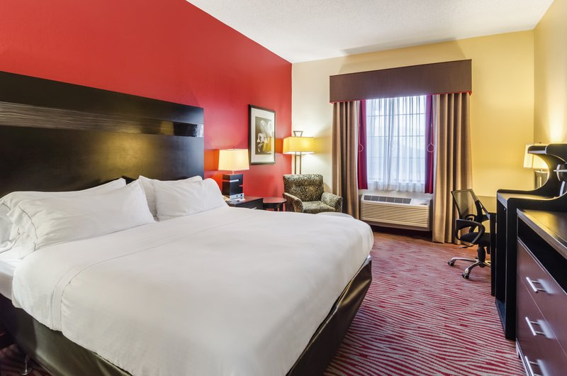 1 KING BED NONSMOKING