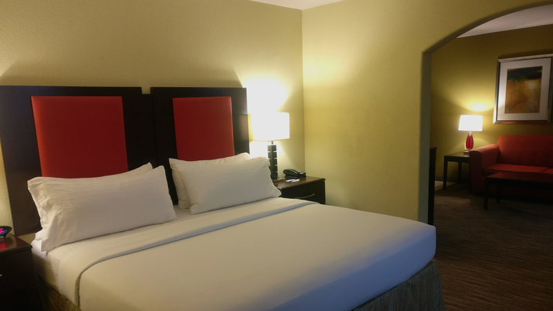HOLIDAY INN EXPRESS WALLER