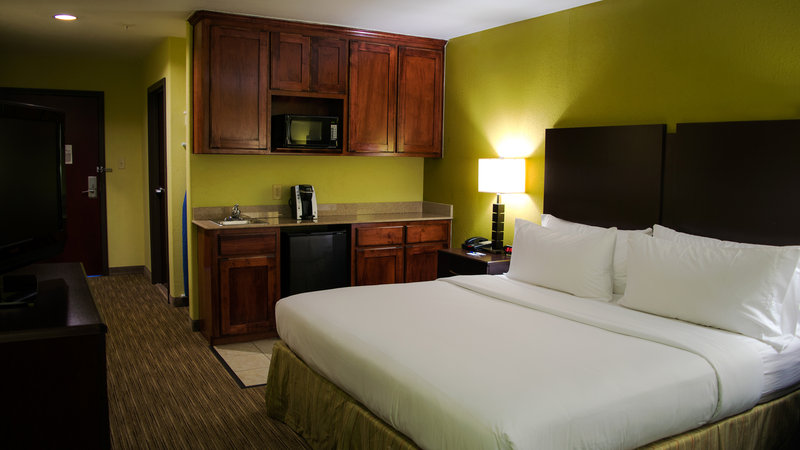 HOLIDAY INN EXPRESS WALLER