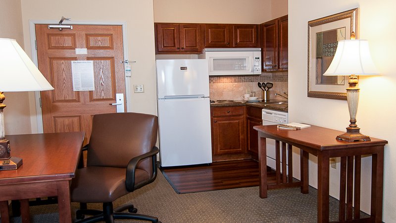 STAYBRIDGE SUITES WICHITA