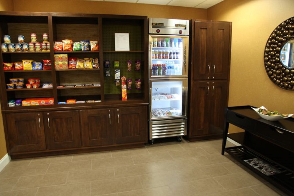 Holiday Inn Express & Suites HUNTSVILLE AIRPORT, Madison